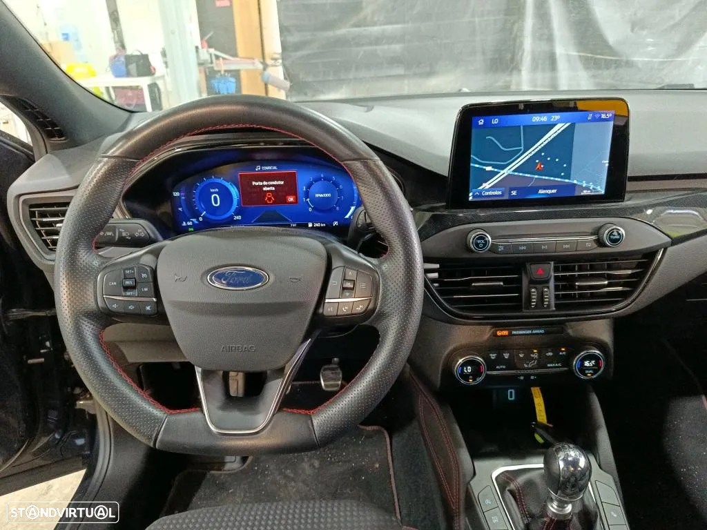 Ford Focus 1.0 EcoBoost MHEV ST-Line X - 10