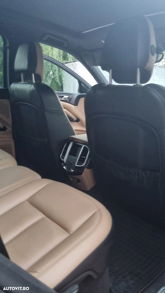 Porsche Cayenne 3.0 L - 32