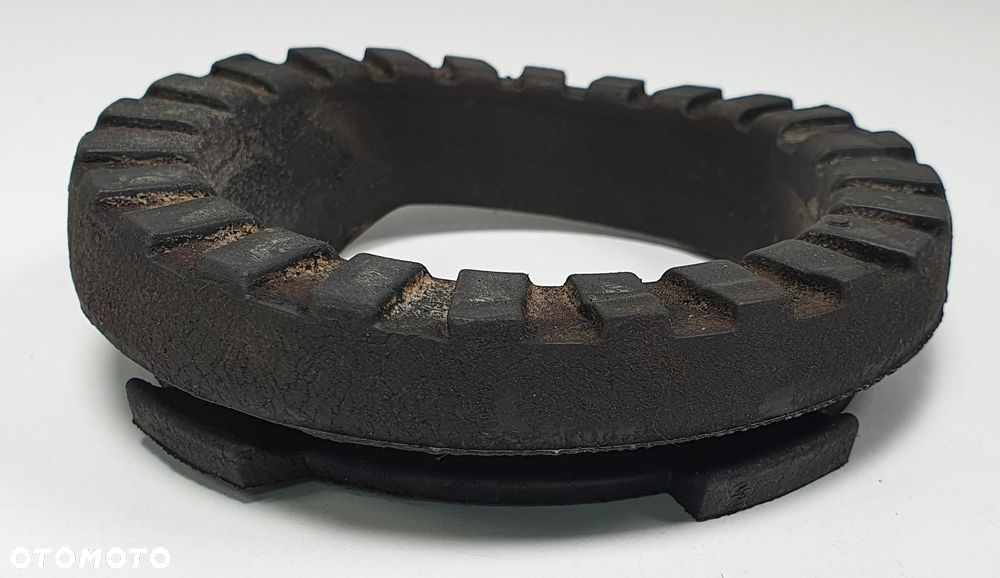 GUMA PODKŁADKA POD SPRĘŻYNĘ TYŁ TYLNA FIAT PANDA II - 2