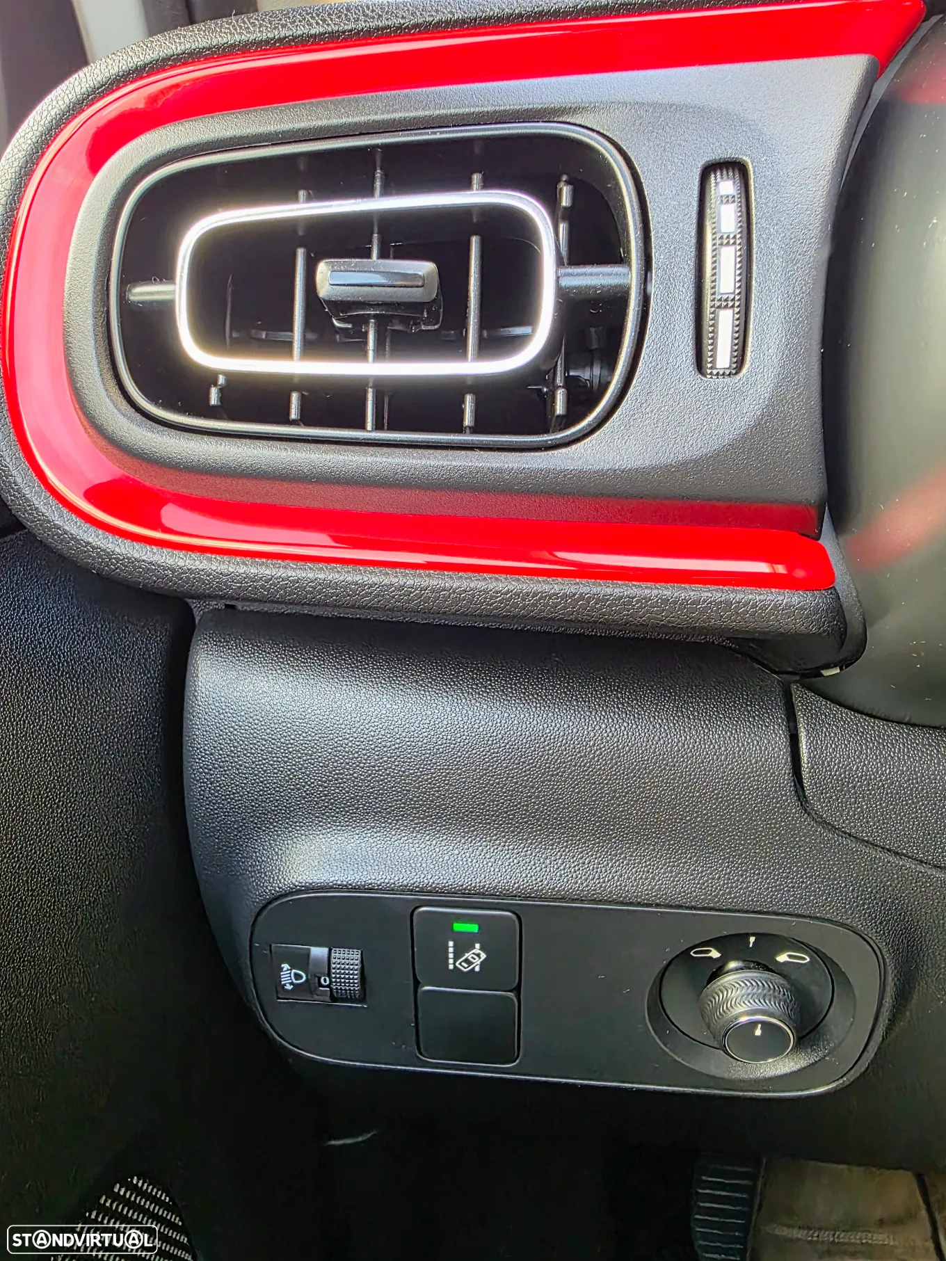 Citroën C3 1.2 PureTech Shine - 29
