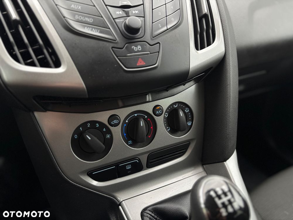 Ford Focus 1.6 Ambiente - 18