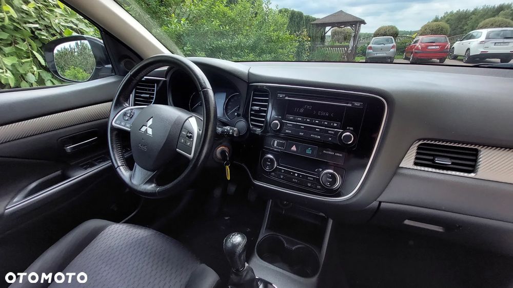 Mitsubishi Outlander 2.0 2WD Invite - 16