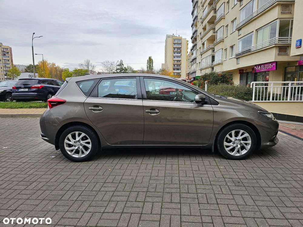 Toyota Auris 1.6 Premium - 5