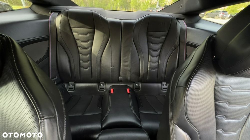 BMW Seria 8 - 12
