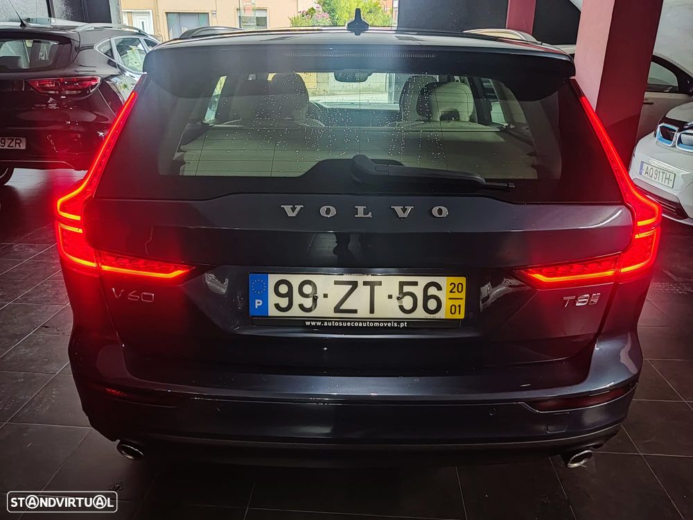 Volvo V60 2.0 T8 AWD TE Momentum Plus - 33
