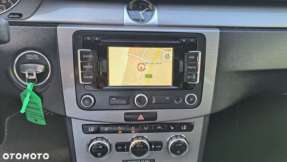 Volkswagen Passat 2.0 TDI DPF DSG Individual Chrom - 10