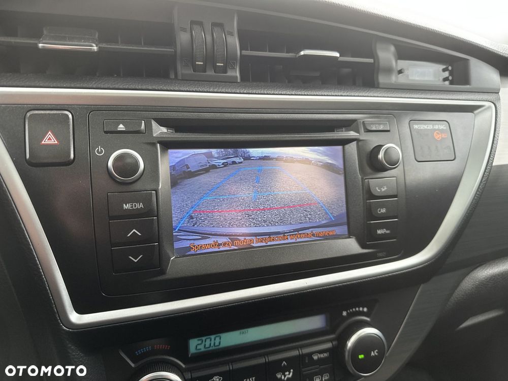 Toyota Auris 1.6 Premium Comfort - 17