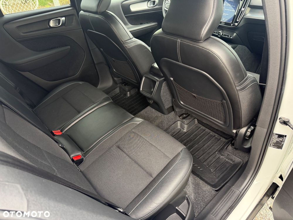 Volvo XC 40 T3 Momentum Pro - 12