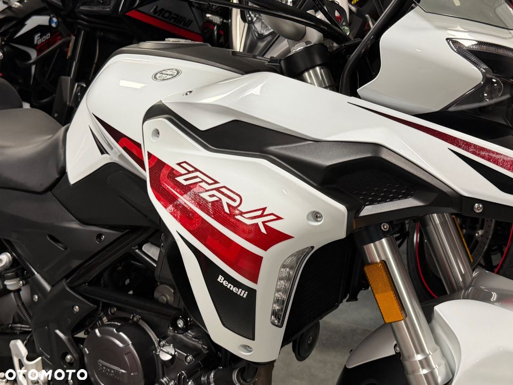Benelli TRK 251 - 16