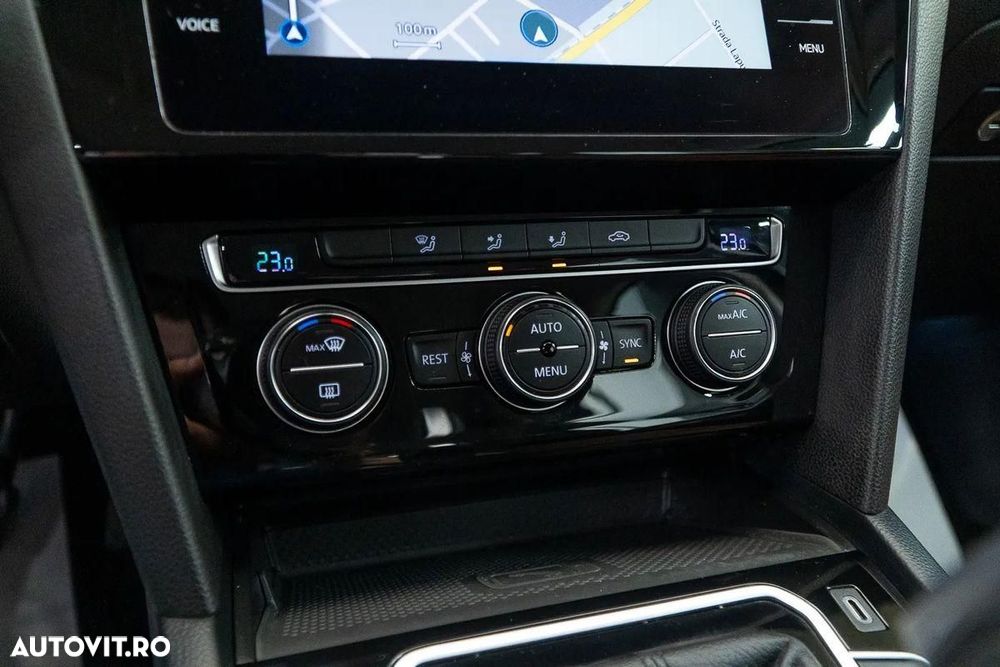 Volkswagen Passat 1.6 TDI DSG Comfortline - 12