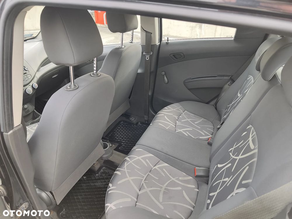 Chevrolet Spark 1.0 Base - 9