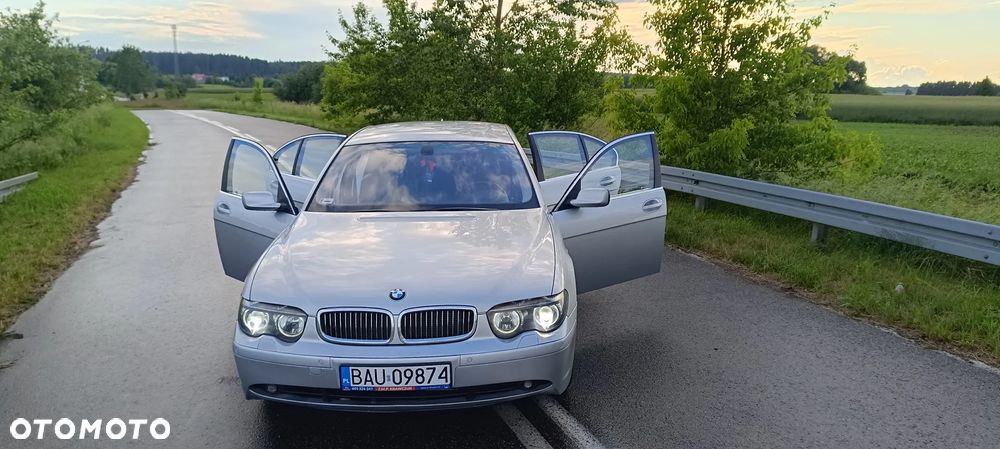 BMW Seria 7 745i - 6