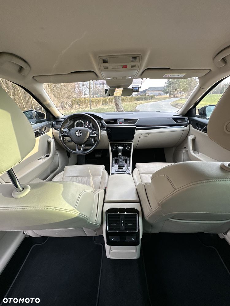 Skoda Superb 2.0 TDI 4x4 L&K DSG - 9
