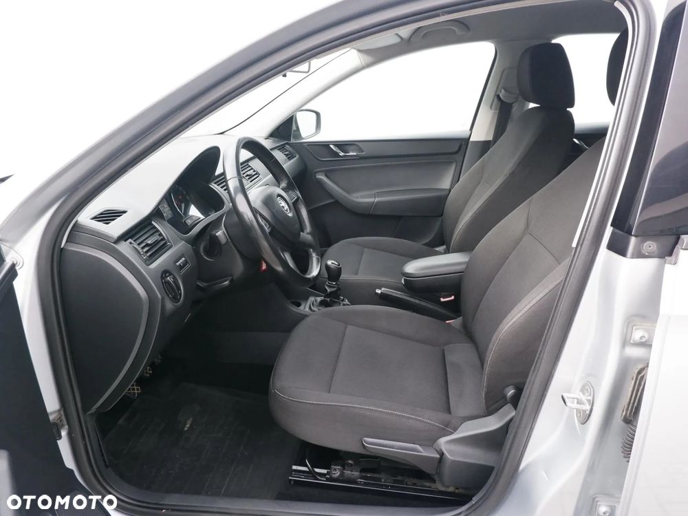 Skoda RAPID 1.2 TSI Ambition - 13