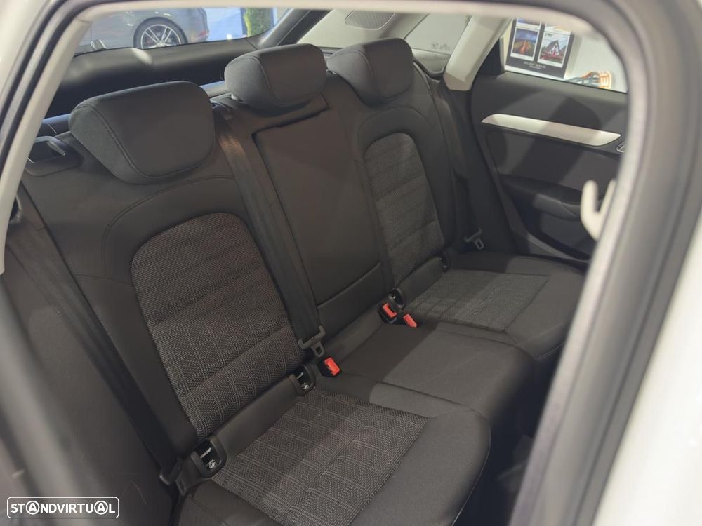 Audi Q3 2.0 TDI S-line S tronic - 11