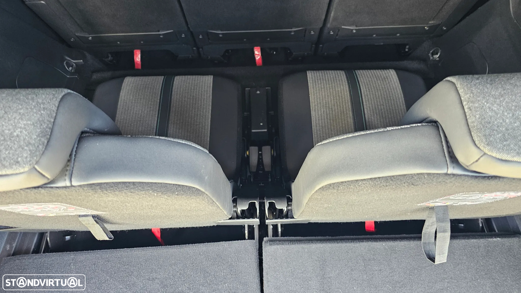 Peugeot 5008 1.2 PureTech Allure - 26