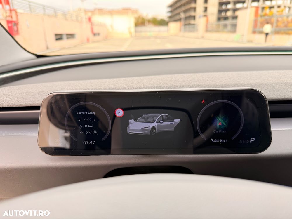 Tesla Model 3 Long Range AWD Premium - 18