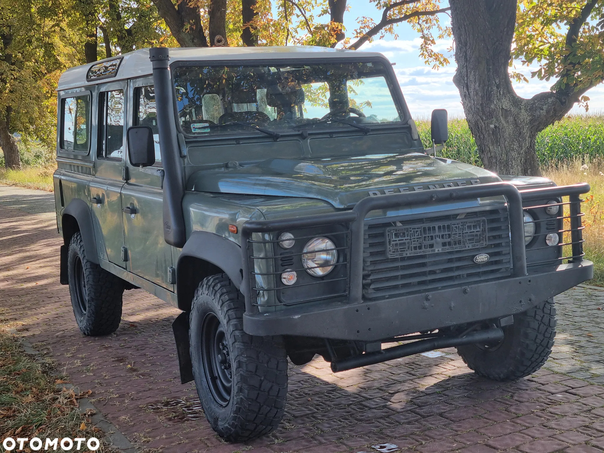 Land Rover Defender - 13