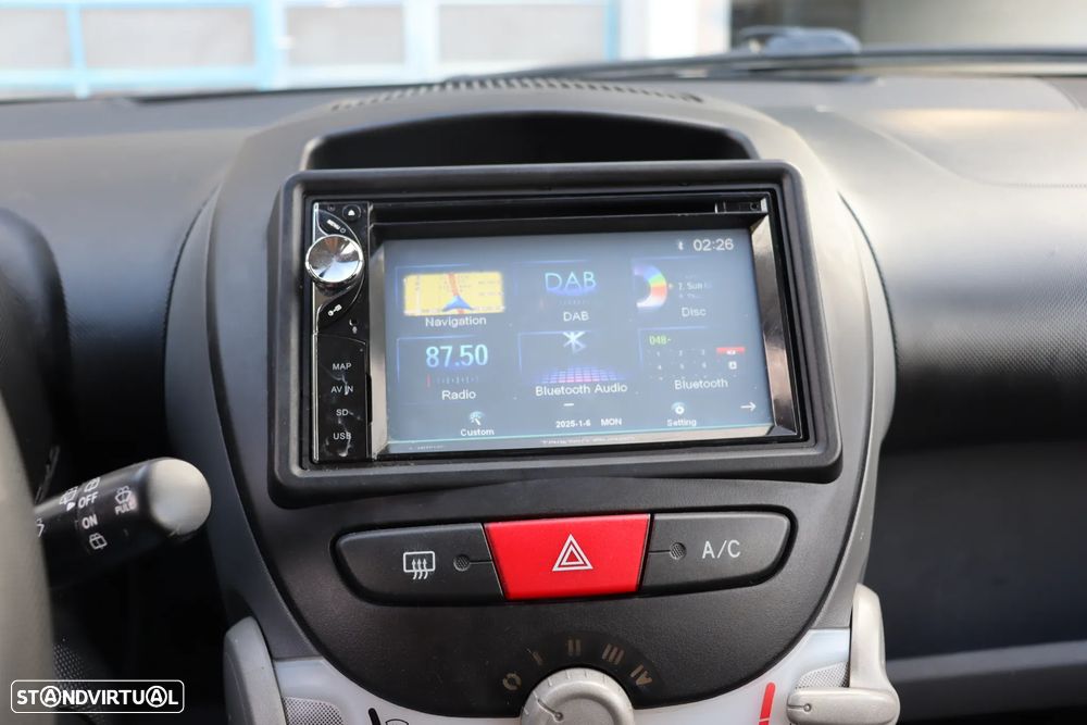 Peugeot 107 1.0 Urban - 9