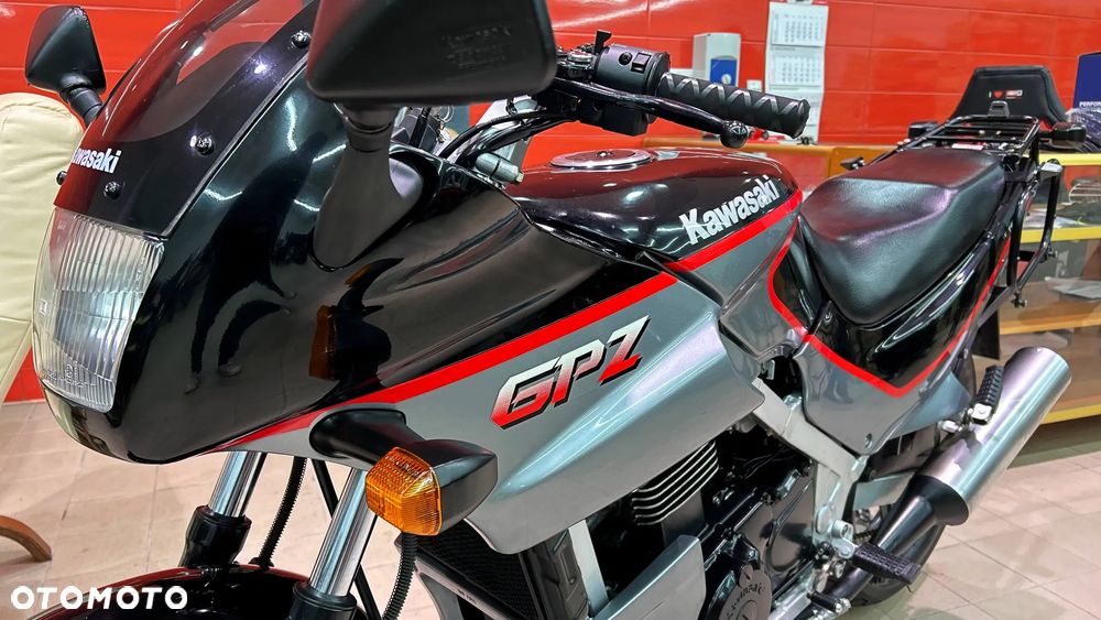 Kawasaki GPZ - 18
