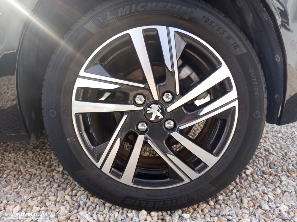 Peugeot 208 PureTech 100 Allure - 10
