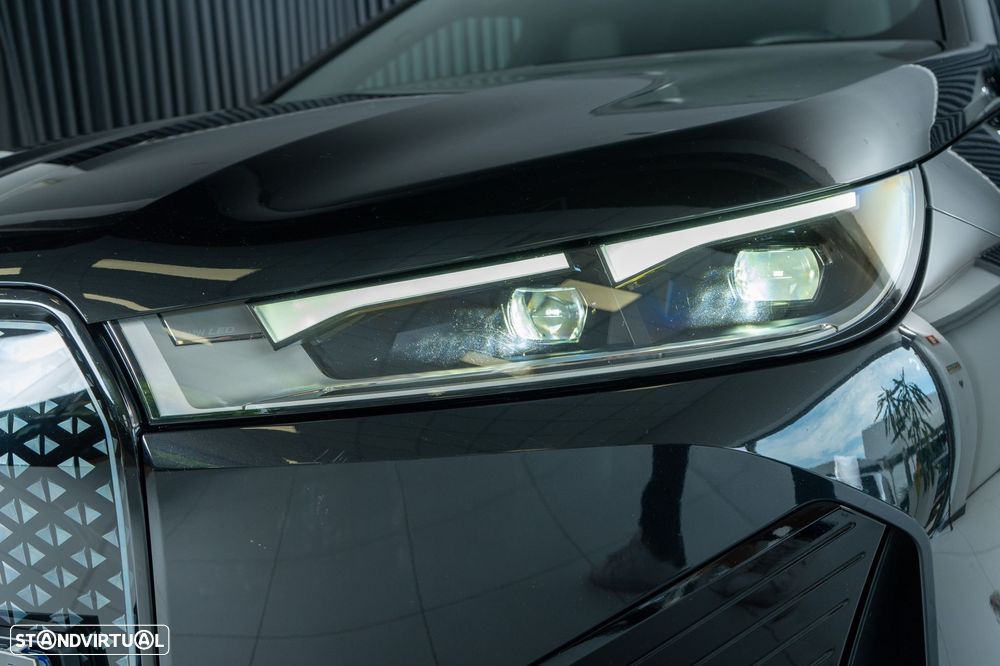 BMW iX xDrive 50 Pack Desportivo - 14