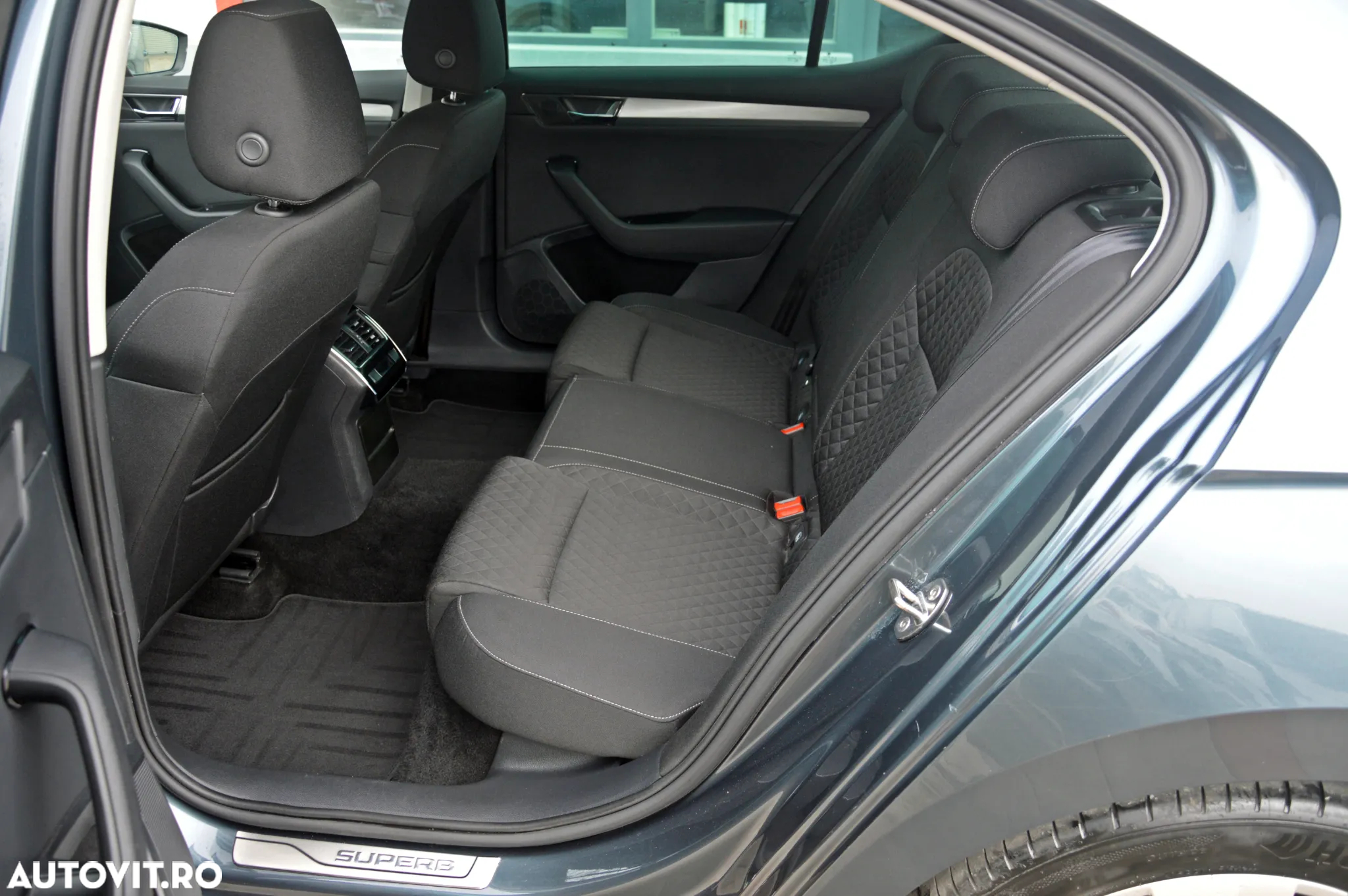 Skoda Superb 2.0 TDI DSG Active - 23