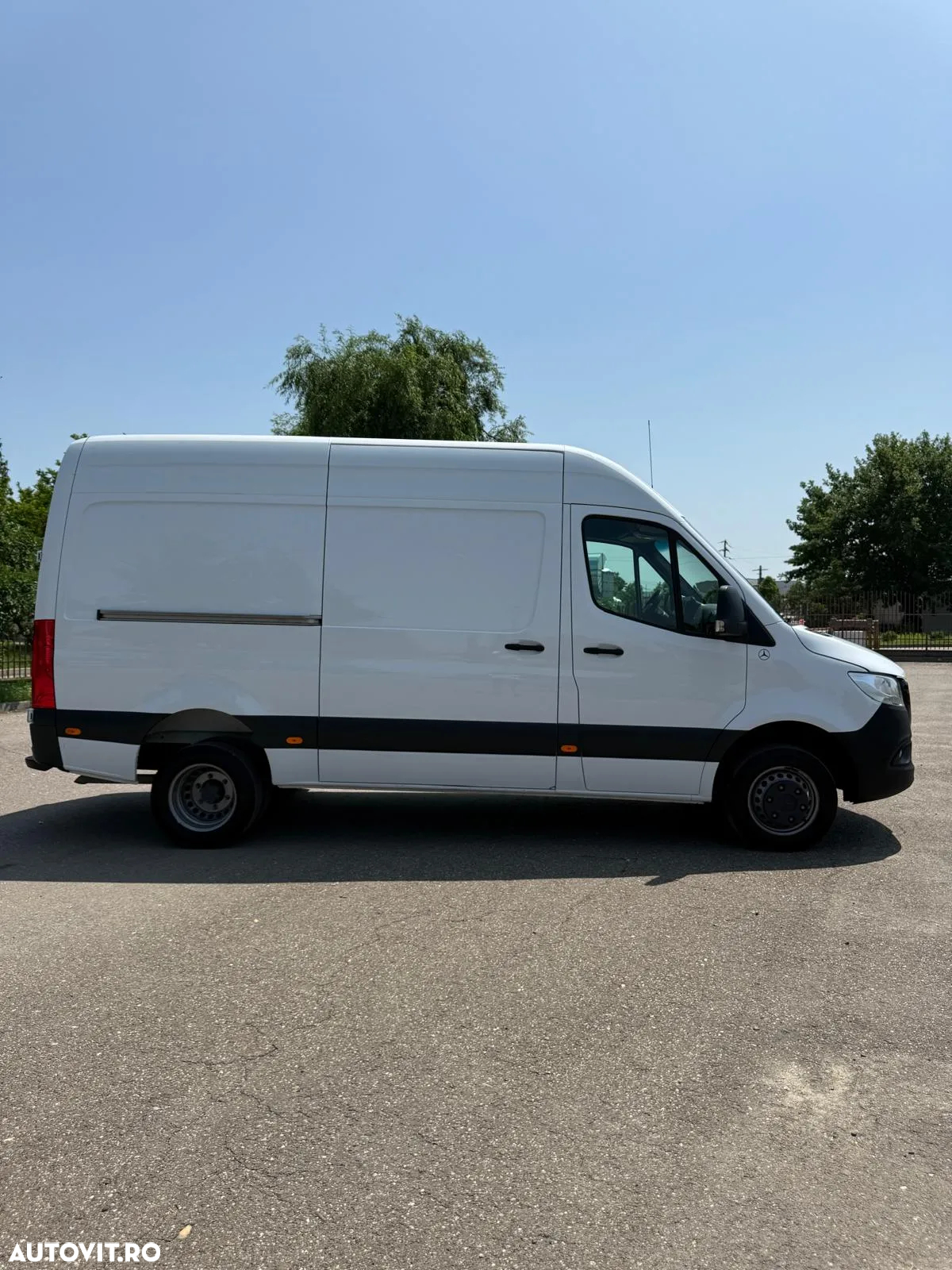 Mercedes-Benz Sprinter - 4