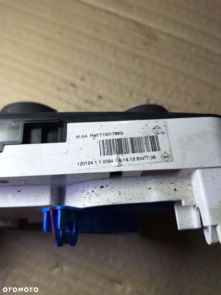 Renault Megane III Panel nawiewu klimatyzacjic T1001786G - 3