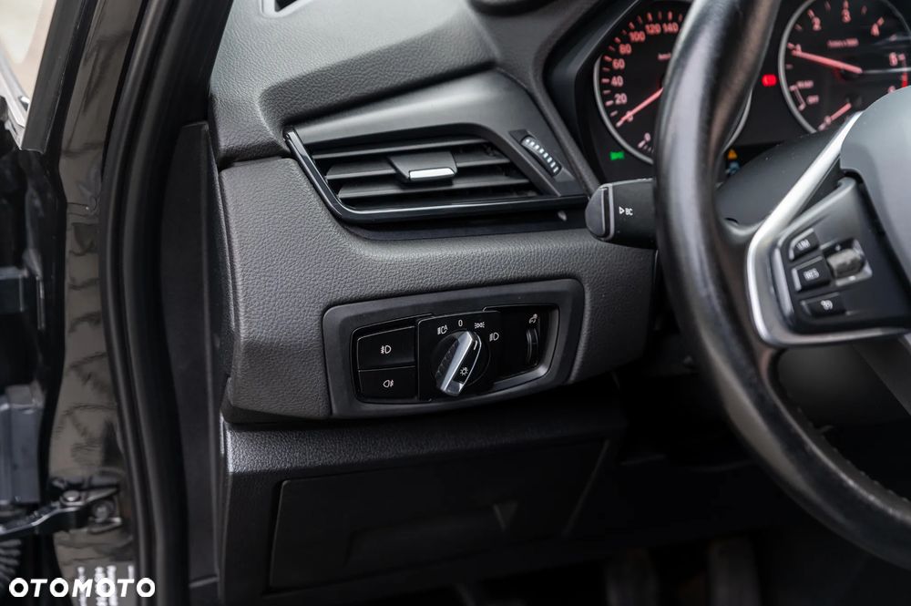 BMW Seria 2 218d - 30