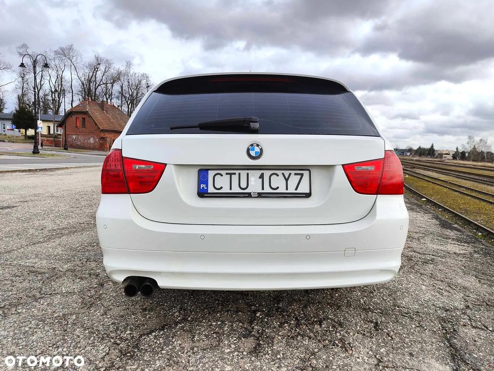 BMW Seria 3 320i - 14