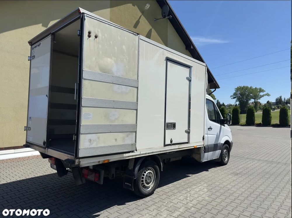 Mercedes-Benz Sprinter - 2