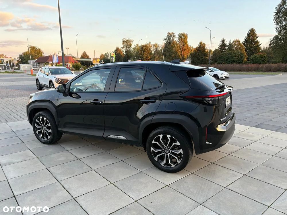 Toyota Yaris Cross Hybrid 1.5 Comfort 4x4 - 6