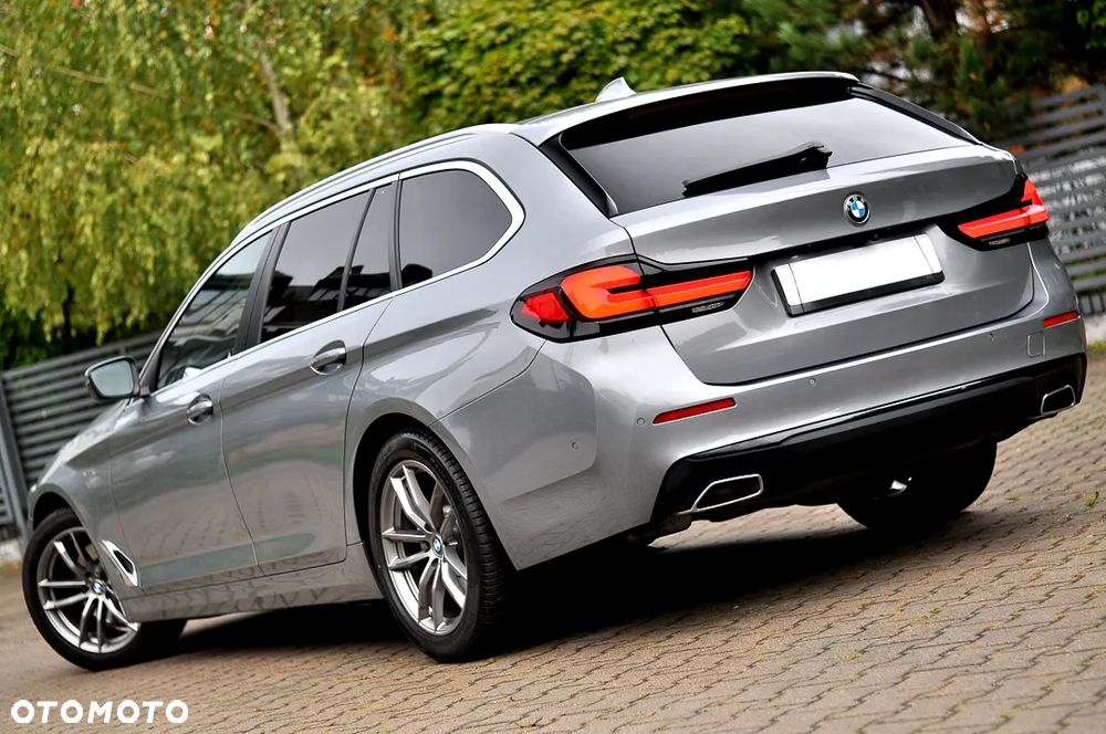 BMW Seria 5 520i Touring - 11