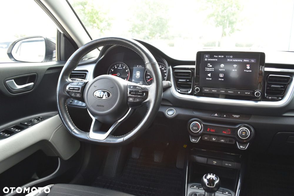 Kia Stonic 1.2 L Business Line - 11