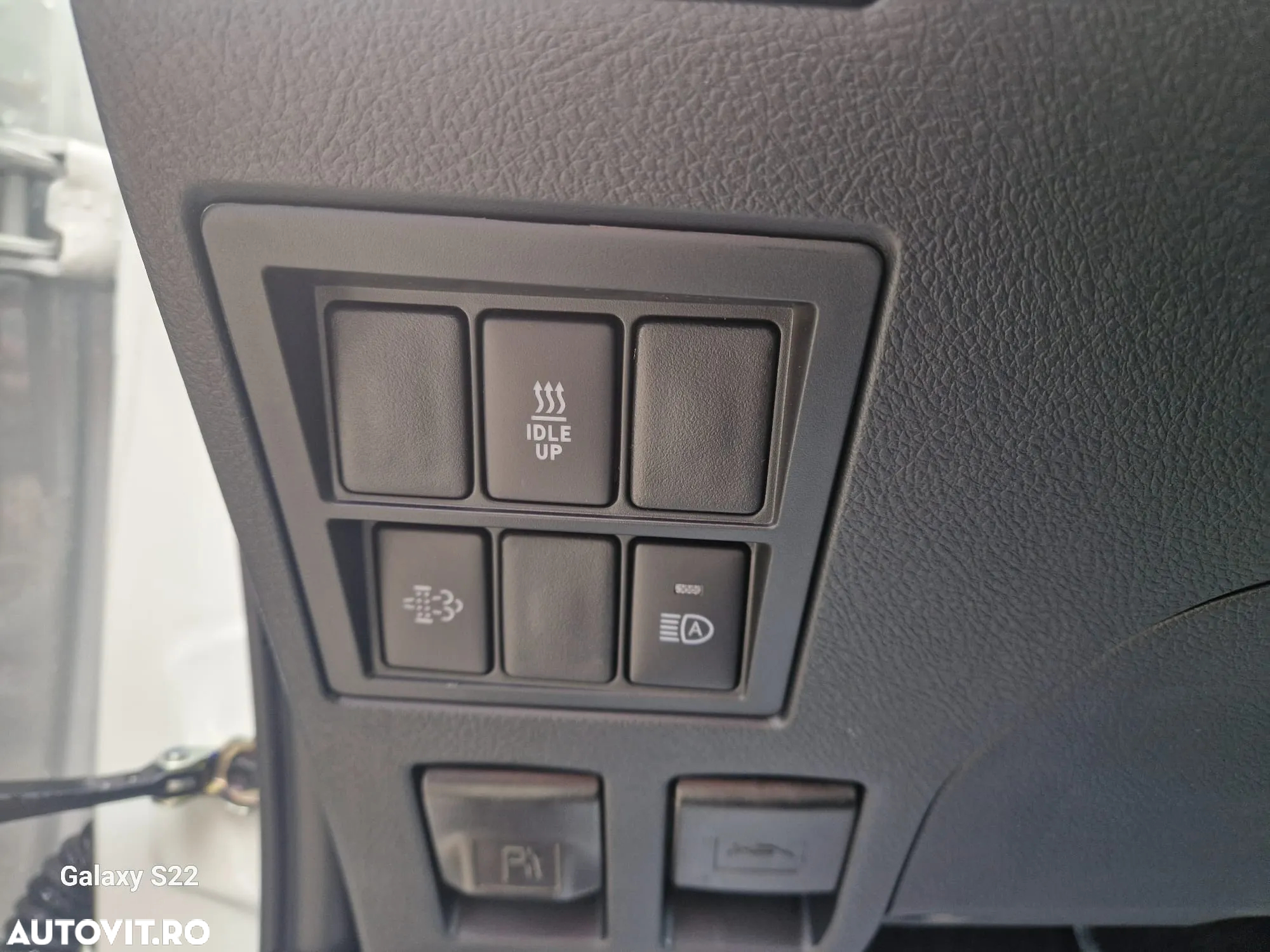 Toyota Hilux 2.8D 204CP 4x4 Double Cab AT MHEV Executive - 10