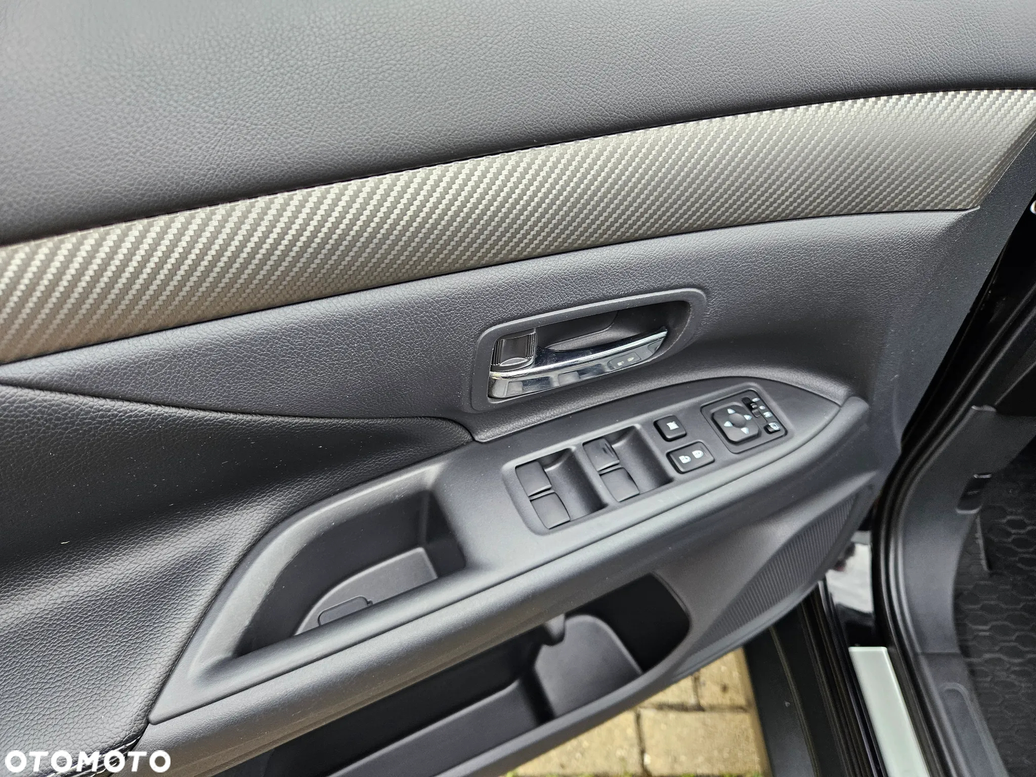 Mitsubishi Outlander 2.2 DID Intense + - 13