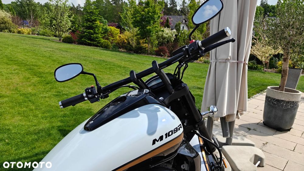 Suzuki Boulevard - 18