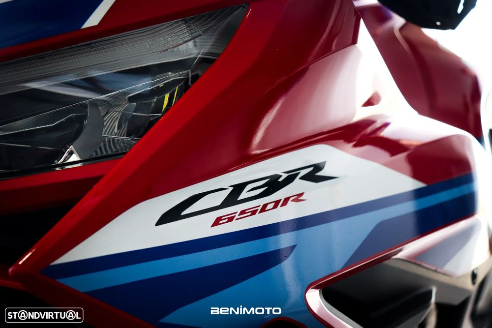 Honda CBR 650RR - 12