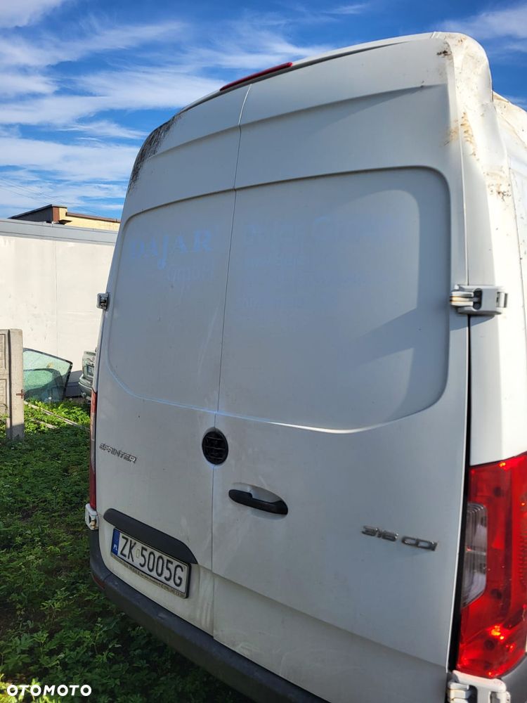 Mercedes-Benz Sprinter - 5
