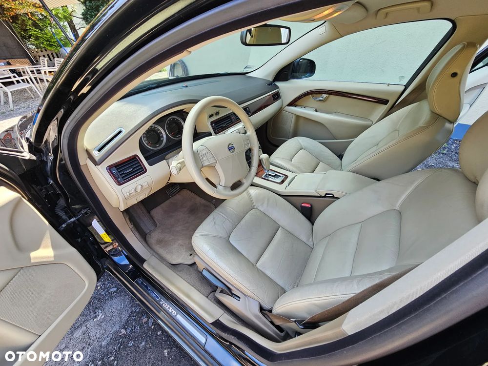 Volvo S80 4.4 V8 Momentum - 21