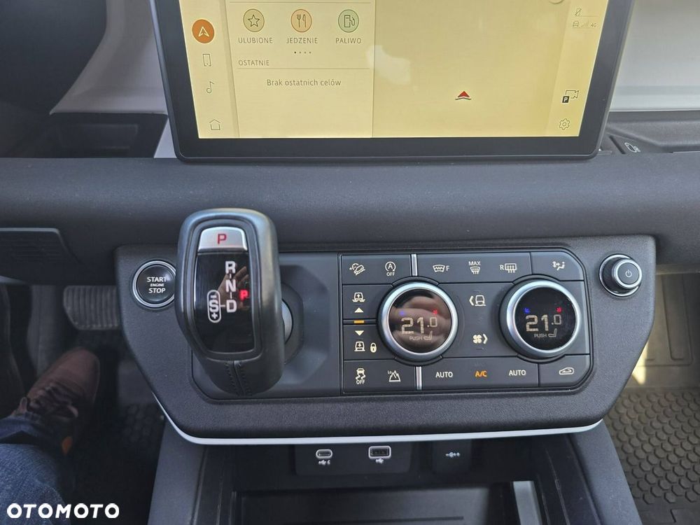 Land Rover Defender 2.0 P300 75th Limited Edition - 23
