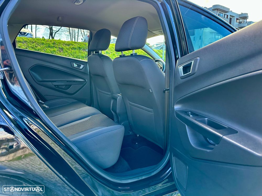 Ford Fiesta 1.5 TDCi Titanium - 28