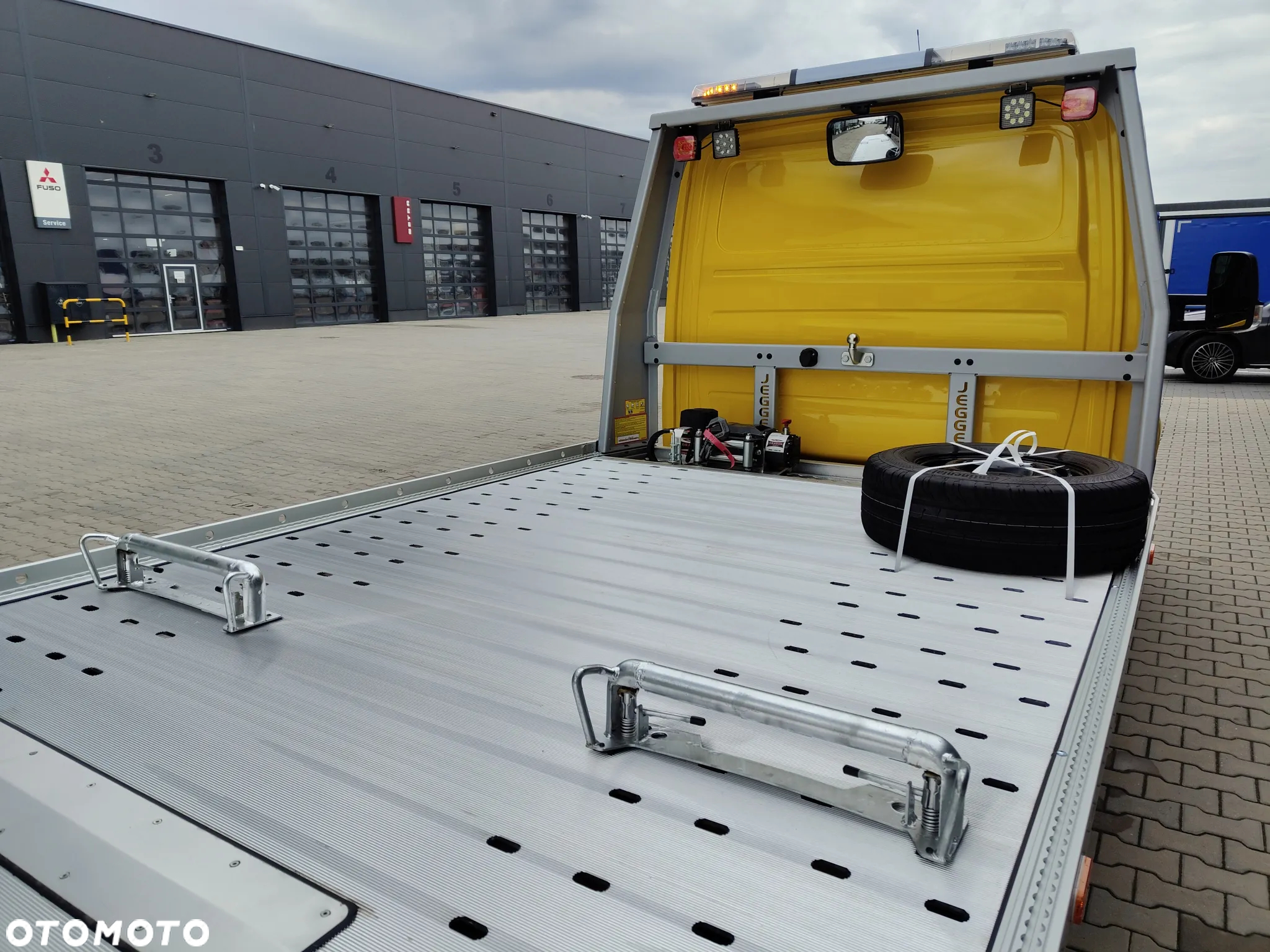 Mercedes-Benz Sprinter - 9