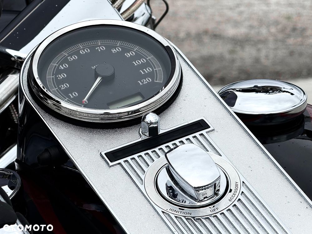 Harley-Davidson Touring Road King - 23