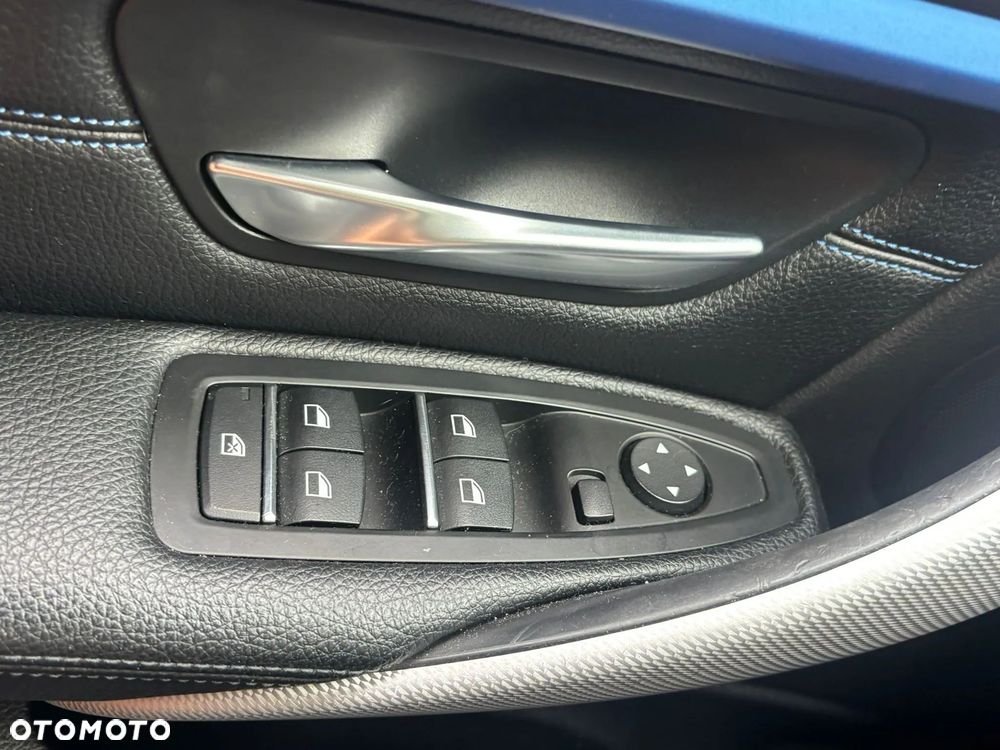BMW Seria 3 320d xDrive - 19