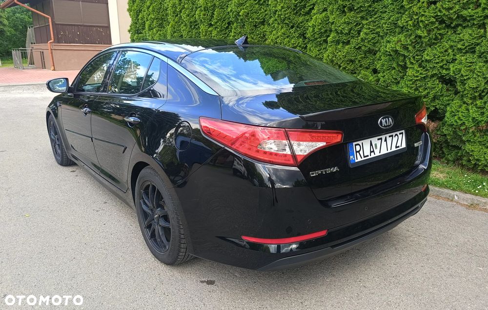 Kia Optima - 36