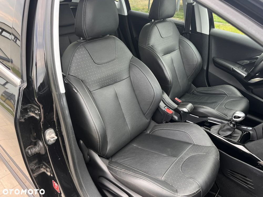 Peugeot 2008 PureTech 130 Stop&Start Allure - 23