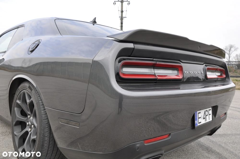 Dodge Challenger - 10