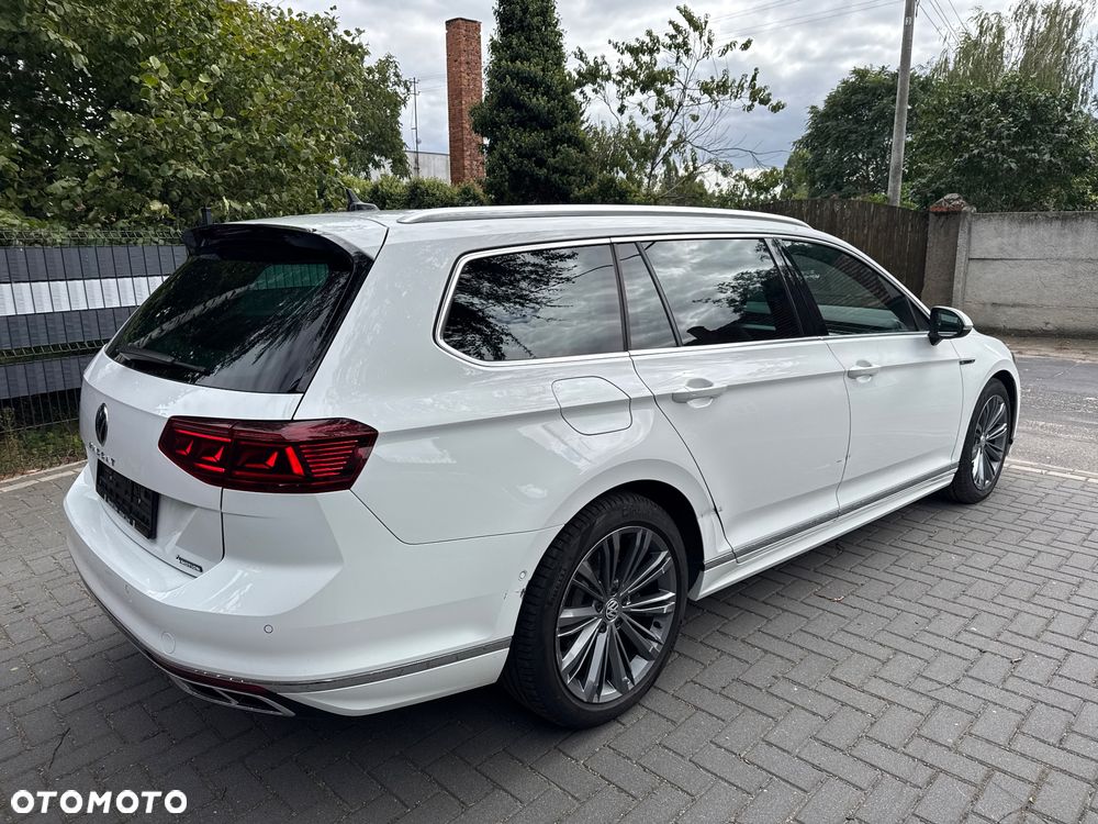 Volkswagen Passat - 11